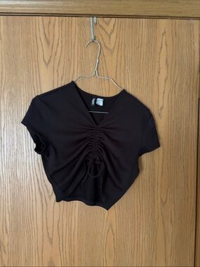 Divided Black Ruched V‑Neck Short Sleeve Crop Top